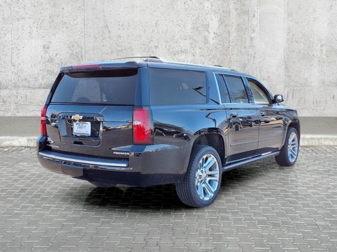 Used 2020 Chevrolet Suburban Premier w/ Premier Plus Edition image 14