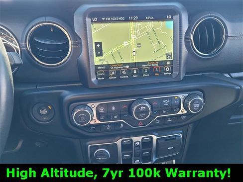 Certified 2022 Jeep Gladiator Overland image 24