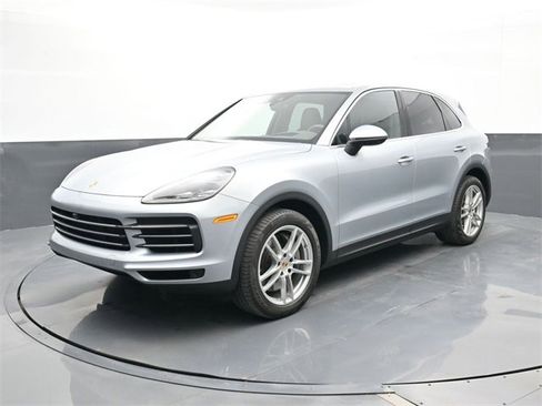 Used 2020 Porsche Cayenne S image 1