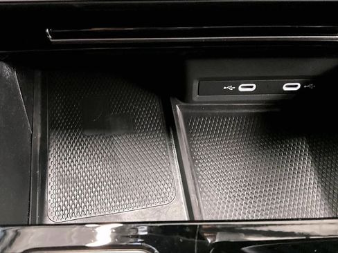 Used 2024 Volkswagen Atlas Cross Sport SE image 36