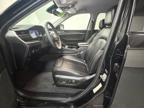 Certified 2023 Jeep Grand Cherokee Limited w/ Black Appearance Package AWD/4WD image 15