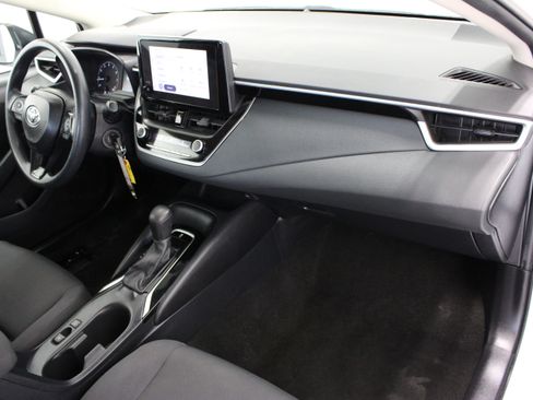 Used 2024 Toyota Corolla LE FWD image 31
