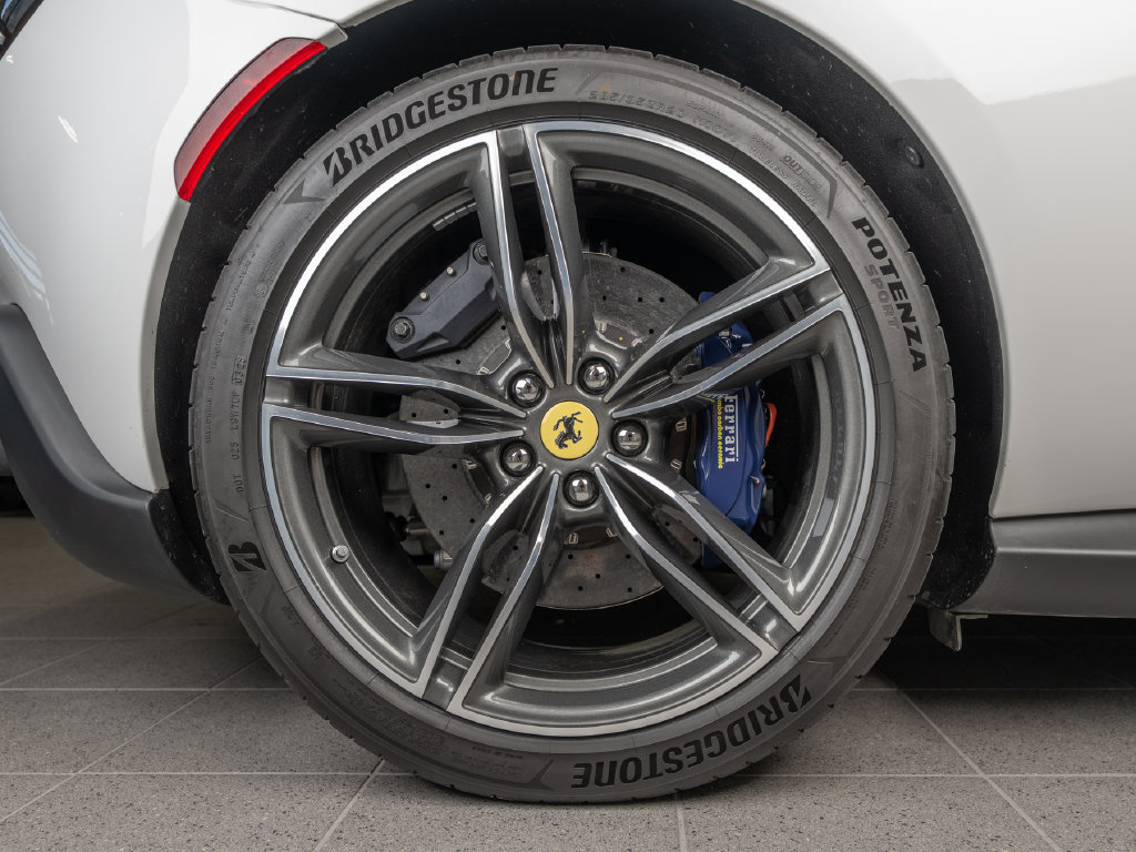 Certified 2026 Ferrari Roma Spider RWD image 42