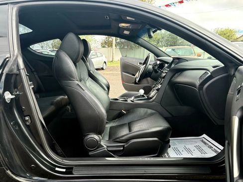 Used 2015 Hyundai Genesis 3.8 image 21