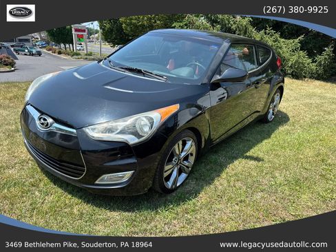 Used 2012 Hyundai Veloster w/ Style Pkg FWD image 2