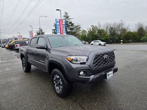 Used 2021 Toyota Tacoma TRD Off-Road w/ Technology Package image 3