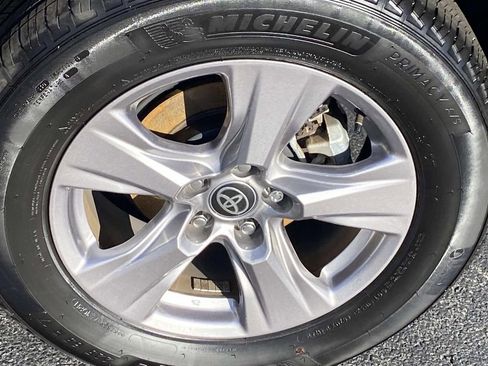 Used 2025 Toyota RAV4 XLE image 30