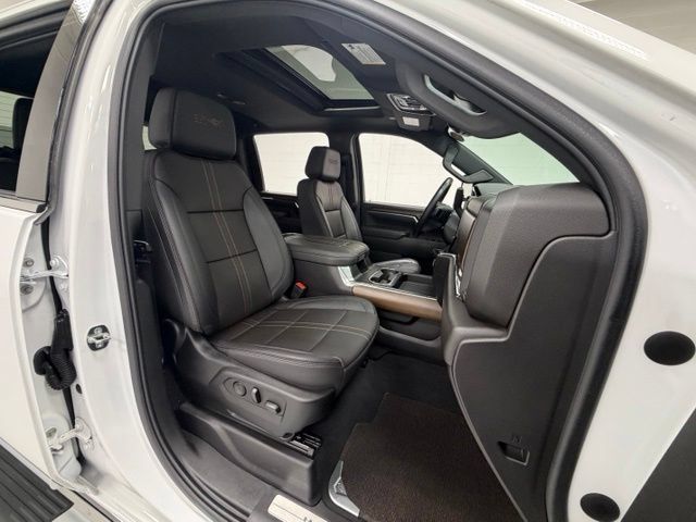 Certified 2024 Chevrolet Silverado 2500 High Country w/ High Country Premium Package AWD/4WD image 26