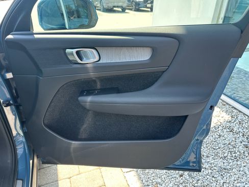 Used 2023 Volvo XC40 B5 Plus w/ Protection Package Premier AWD/4WD image 40