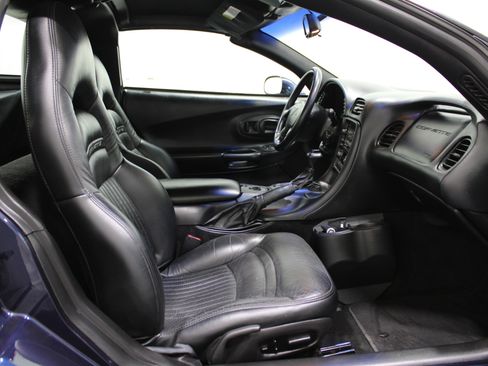 Used 2000 Chevrolet Corvette Hardtop w/ Memory Pkg image 18