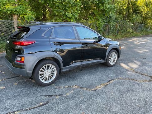 Used 2018 Hyundai Kona SEL image 2