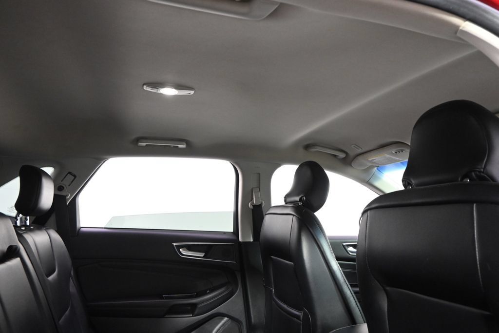 Used 2019 Ford Edge Titanium FWD image 17