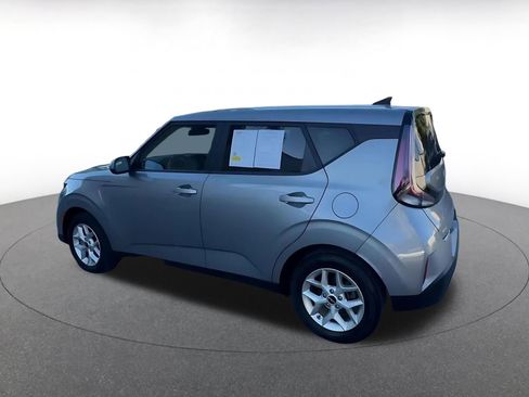 Used 2025 Kia Soul LX w/ LX Technology Package image 10