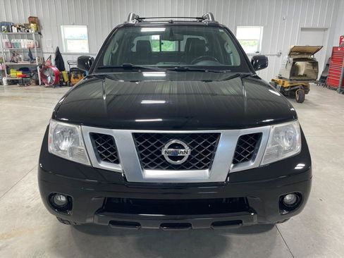 Used 2015 Nissan Frontier PRO-4X AWD/4WD image 2