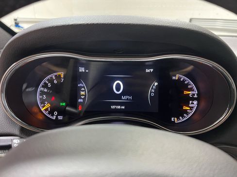 Used 2020 Jeep Grand Cherokee Limited AWD/4WD image 11