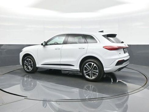 Certified 2025 Audi Q5 Premium w/ Convenience Package AWD/4WD image 5