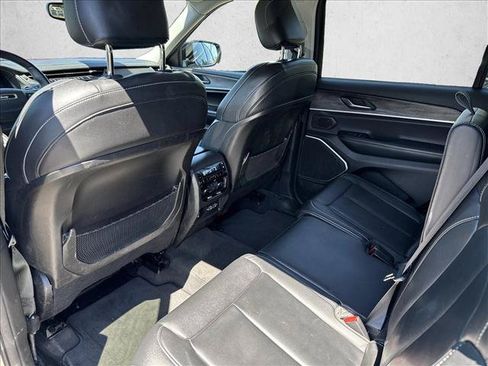 Used 2021 Jeep Grand Cherokee L Limited AWD/4WD image 18