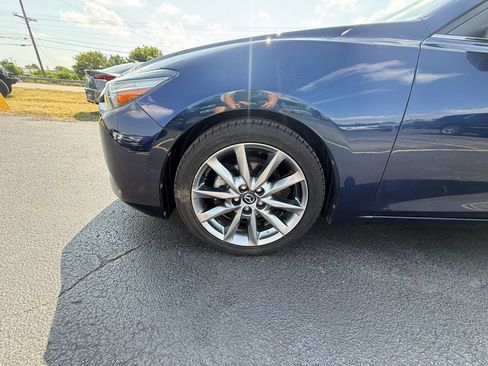 Used 2018 MAZDA MAZDA3 Touring FWD image 10