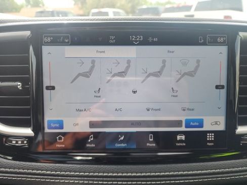 New 2026 Chrysler Pacifica Select image 5