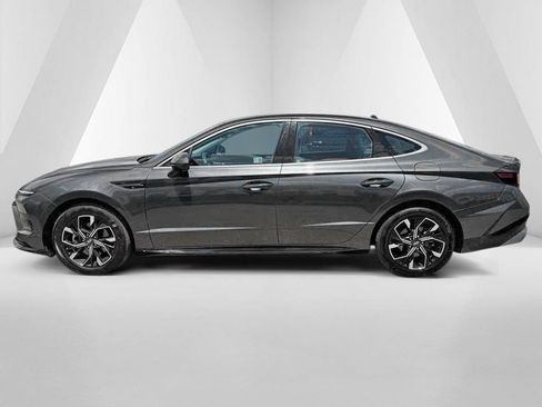 Used 2025 Hyundai Sonata SEL FWD image 4