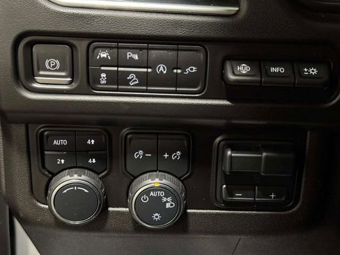 Used 2021 Chevrolet Tahoe Premier w/ Premium Package image 21