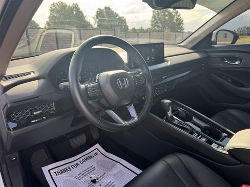 Used 2024 Honda Accord Touring image 13