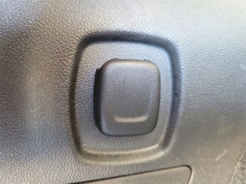 Used 2017 Cadillac XT5 Luxury image 8