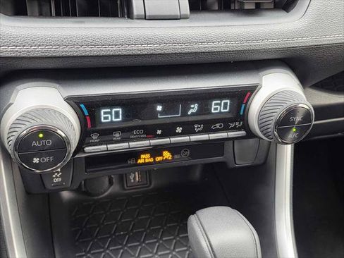 Used 2025 Toyota RAV4 LE AWD/4WD image 27