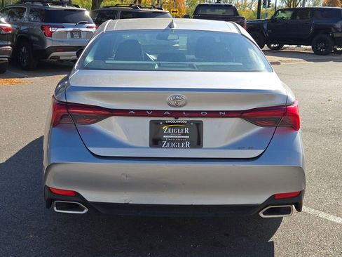 Used 2019 Toyota Avalon XLE w/ Moonroof Package image 14