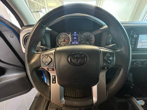 Used 2017 Toyota Tacoma SR5 w/ Tow Package AWD/4WD image 19
