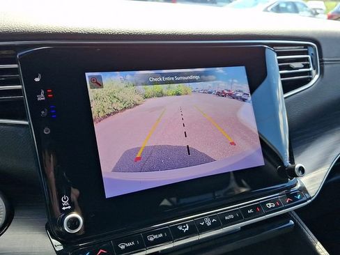 Used 2024 Jeep Wagoneer L Series III w/ Flexible Seating Group AWD/4WD image 18