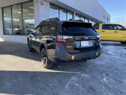 Used 2022 Subaru Outback Wilderness image 7