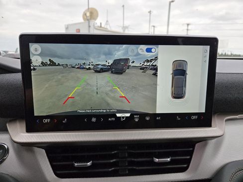 New 2025 Ford Explorer Active image 10