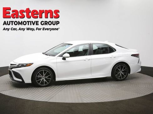 Used 2024 Toyota Camry SE image 56