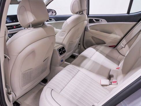 Certified 2026 Genesis G70 2.5T Prestige image 11