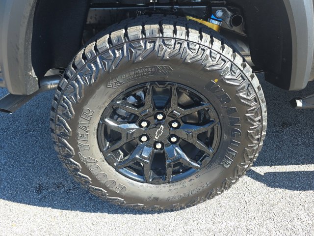 New 2026 Chevrolet Colorado ZR2 w/ Midnight Edition AWD/4WD image 10