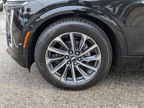 Used 2025 Cadillac Lyriq Sport image 9