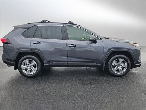 Used 2025 Toyota RAV4 XLE image 6