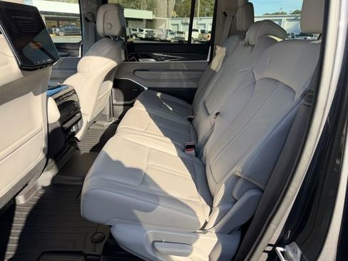 Used 2022 Jeep Wagoneer Series II w/ Rear Seat Video Group 1 image 11