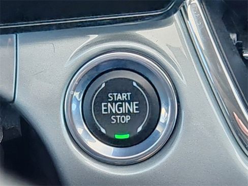 Used 2025 Chevrolet Trax LT image 30