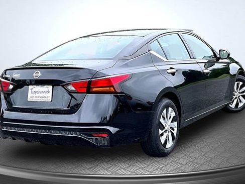 Used 2022 Nissan Altima 2.5 S FWD image 6