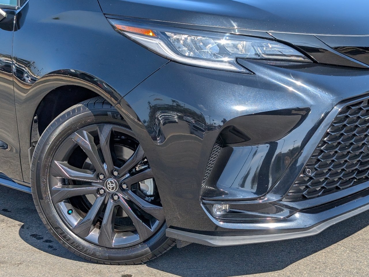 Used 2026 Toyota Sienna XSE FWD image 11