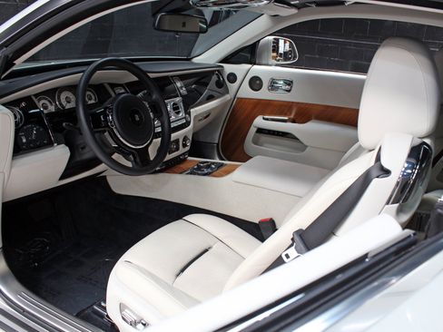 Used 2014 Rolls-Royce Wraith RWD image 49