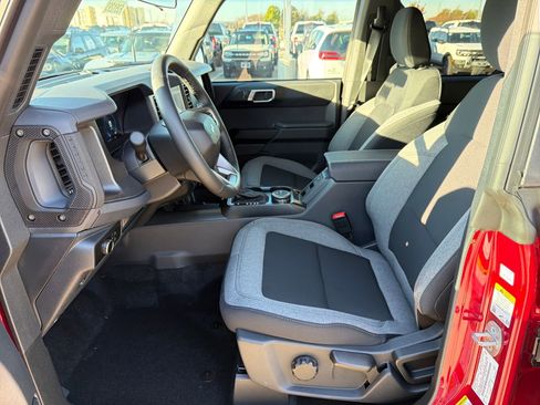 New 2025 Ford Bronco Big Bend image 9