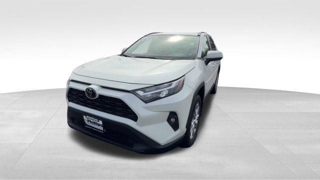 Used 2022 Toyota RAV4 XLE Premium AWD/4WD image 2