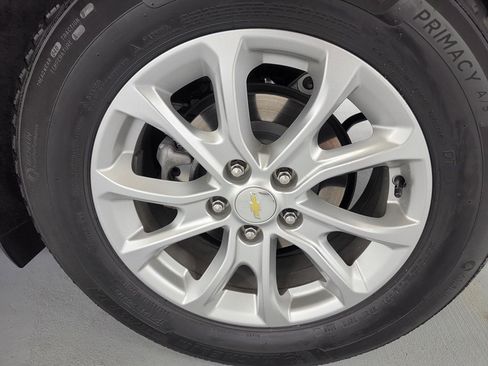 Used 2021 Chevrolet Equinox LT FWD image 11