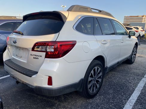 Used 2015 Subaru Outback 3.6R Limited AWD/4WD image 6