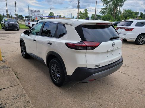 Used 2023 Nissan Rogue S AWD/4WD image 10