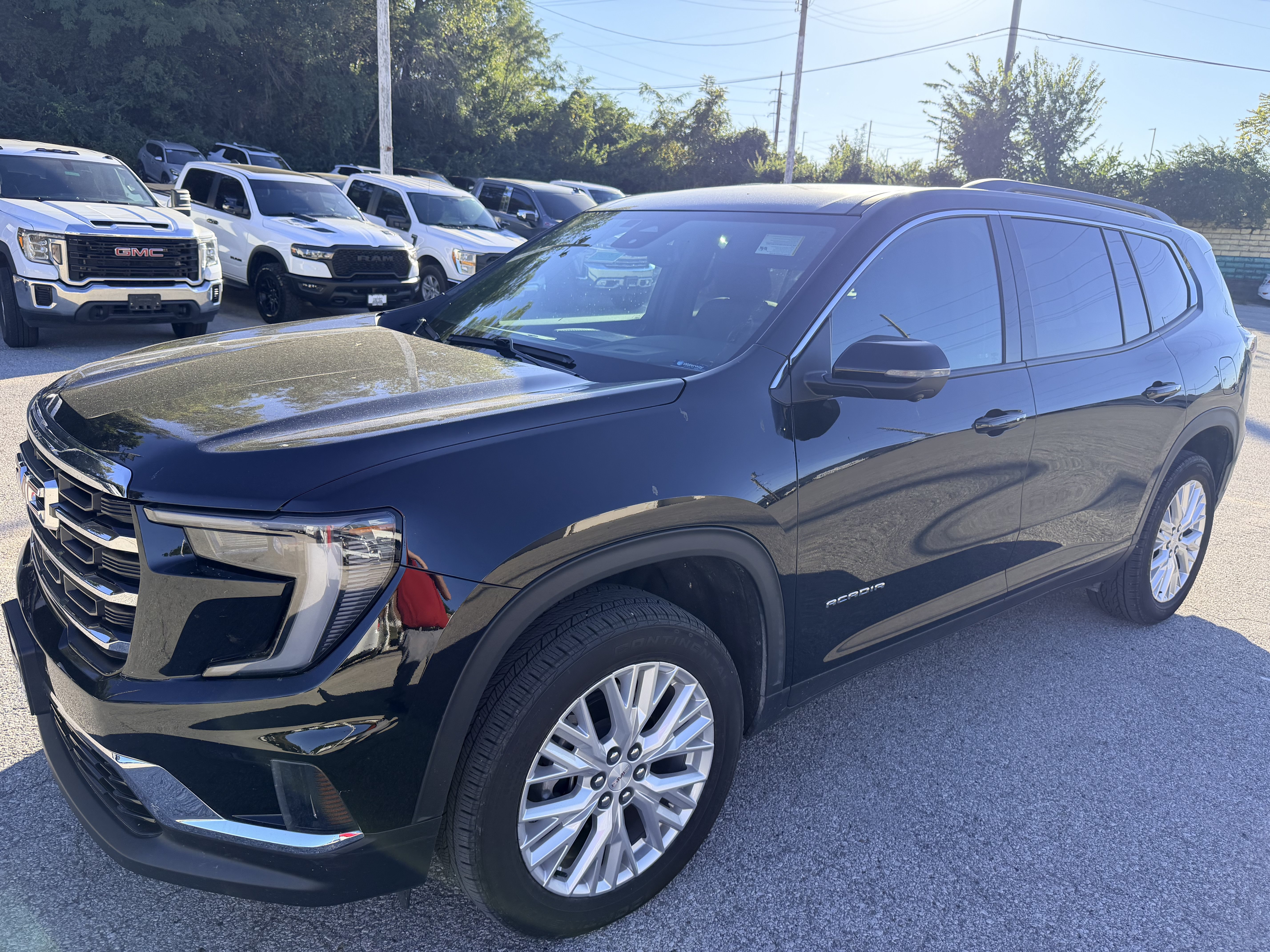 Used 2024 GMC Acadia Elevation FWD image 3