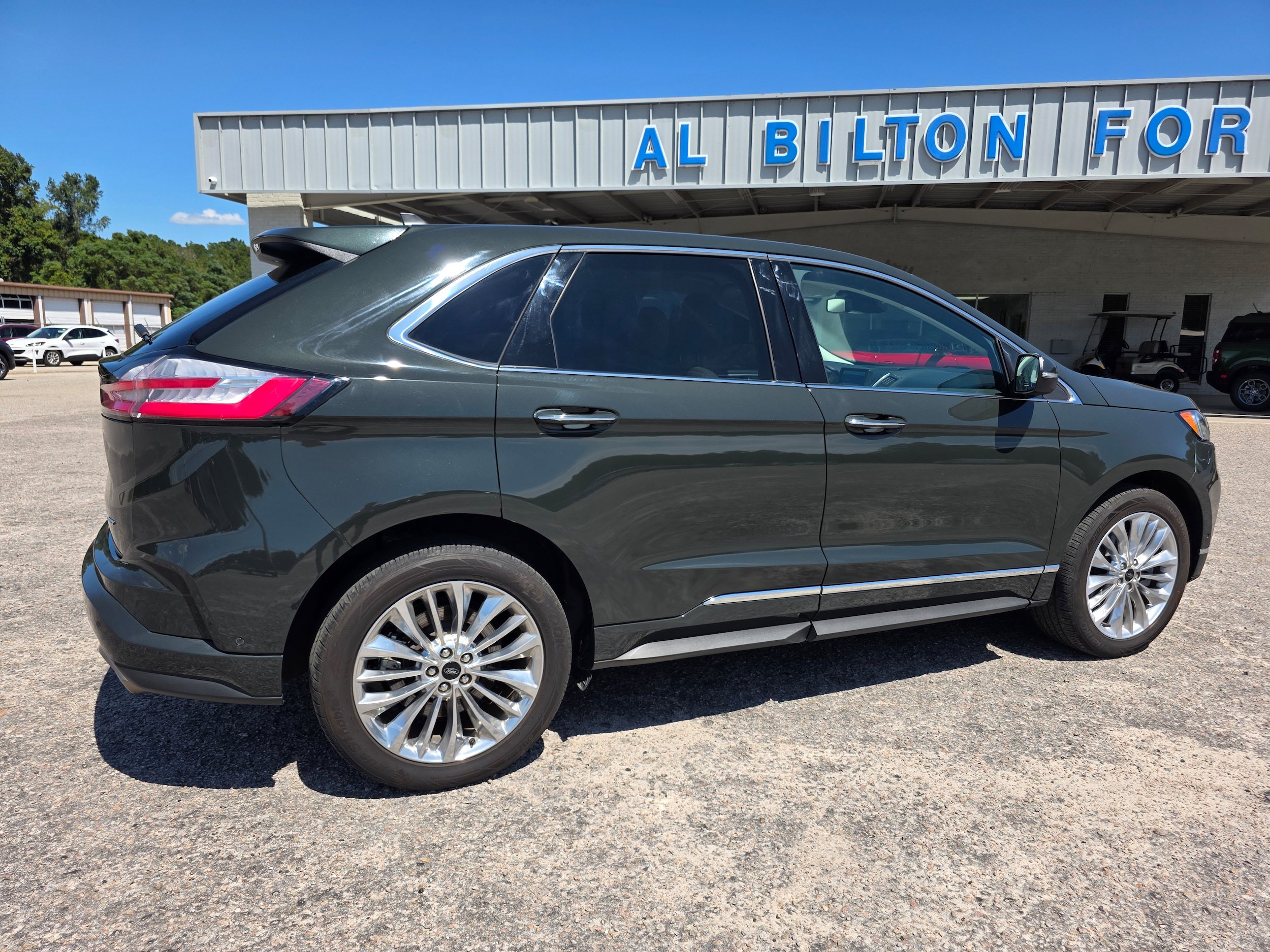 Used 2024 Ford Edge Titanium w/ Titanium Elite Package AWD/4WD image 3